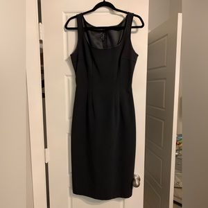 Classic and super flattering little black dress